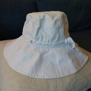 Helen Kaminski sun hat, White